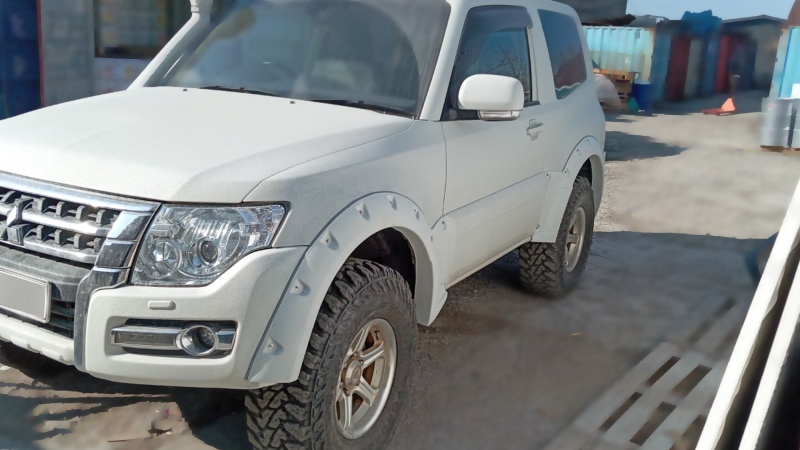 Расширители арок Mitsubishi Pajero 4 (2006-н.в. гг) 1