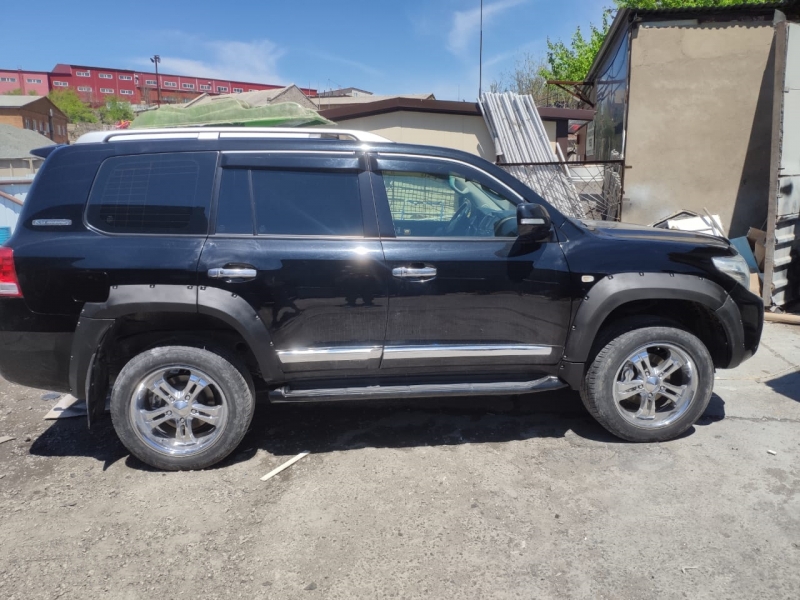 Расширители арок Toyota Land Cruiser 200 ( 2008-2015 ) 1